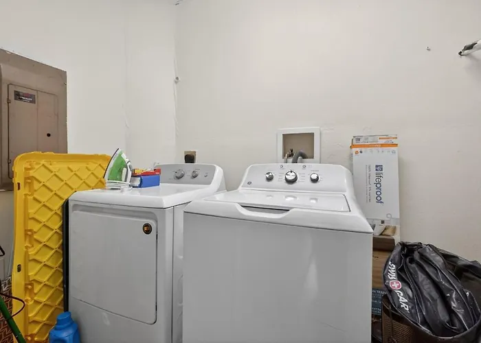 Captain Den With Office Kitchen Wifi 8 Mins To Fsu * Tallahassee